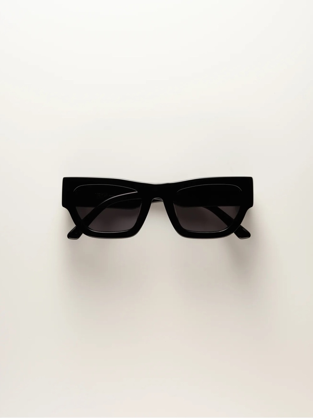 VEHLA Finn Sunglasses - Black/Smoke